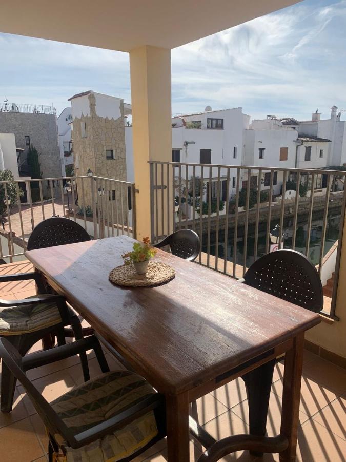 Waterside Apartment - Two Bedroom Empuriabrava Kültér fotó
