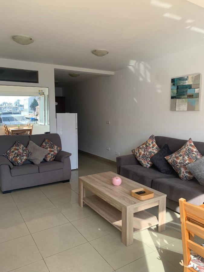 Waterside Apartment - Two Bedroom Empuriabrava Kültér fotó