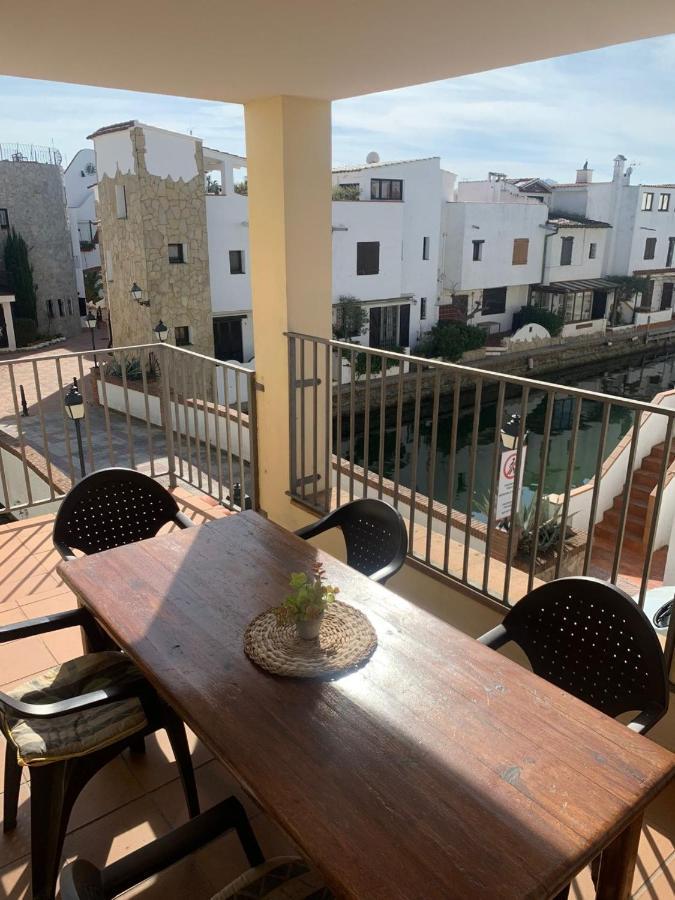 Waterside Apartment - Two Bedroom Empuriabrava Kültér fotó