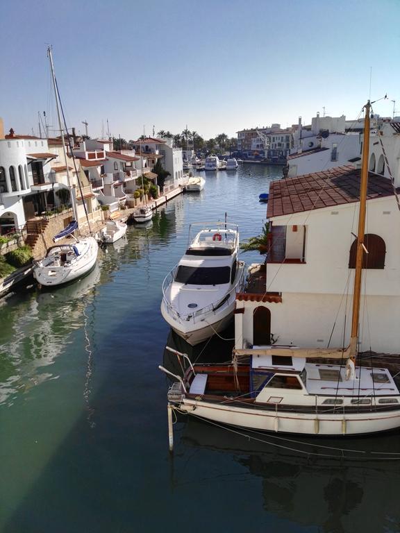 Waterside Apartment - Two Bedroom Empuriabrava Szoba fotó