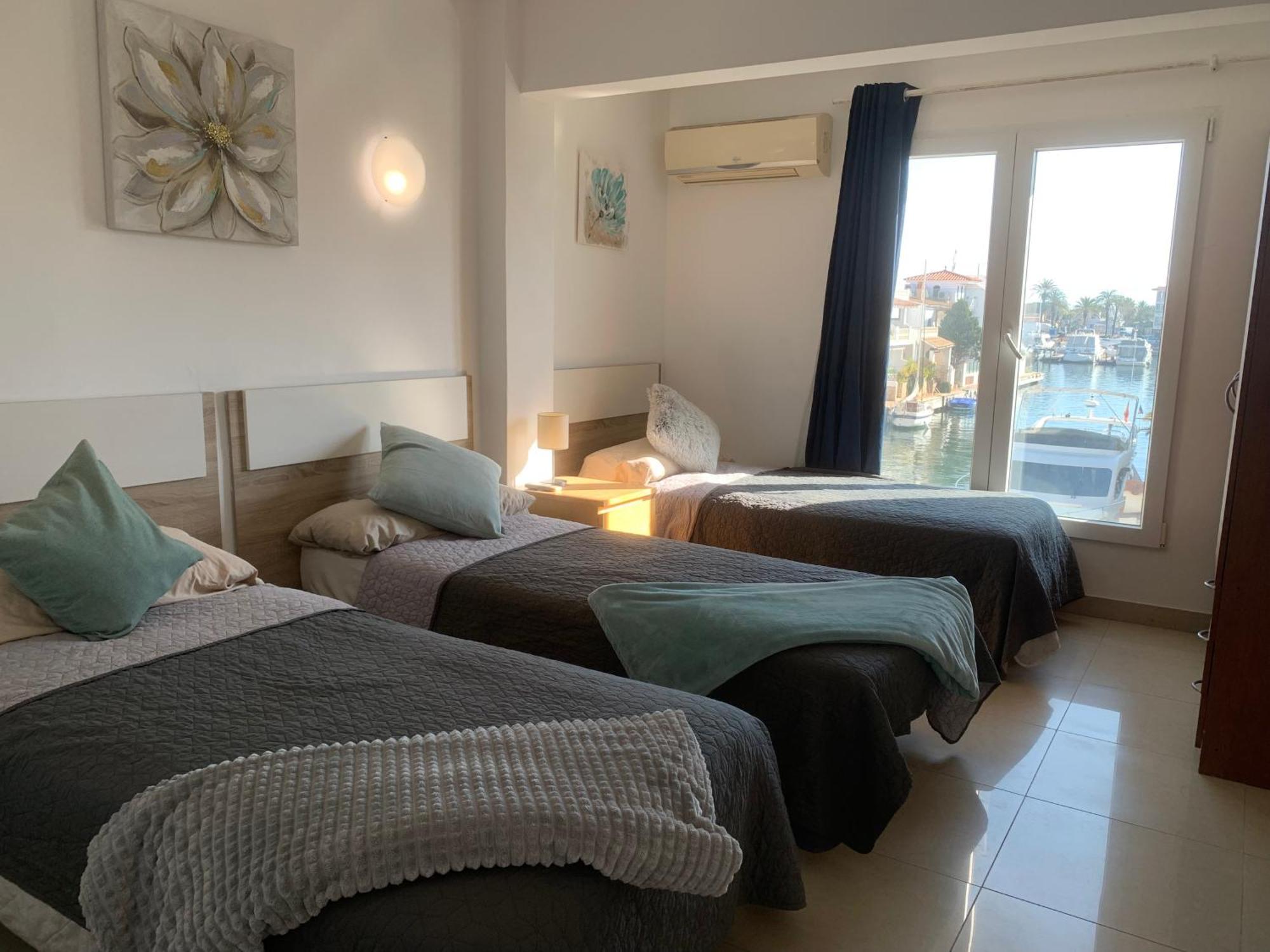 Waterside Apartment - Two Bedroom Empuriabrava Kültér fotó