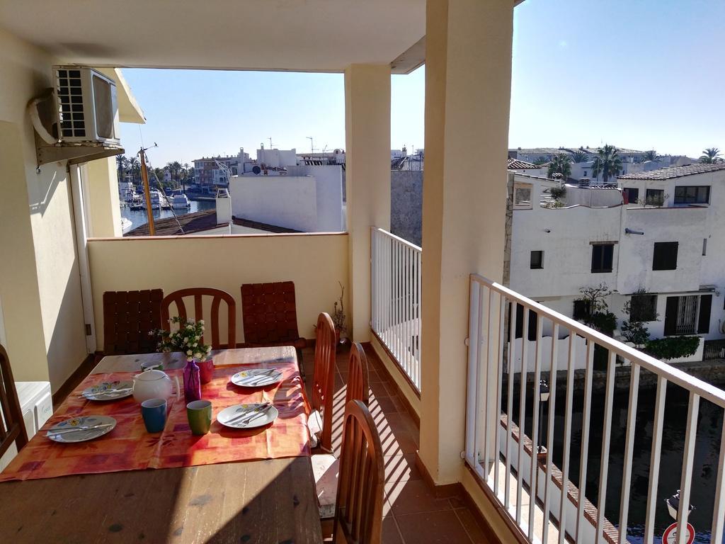 Waterside Apartment - Two Bedroom Empuriabrava Szoba fotó