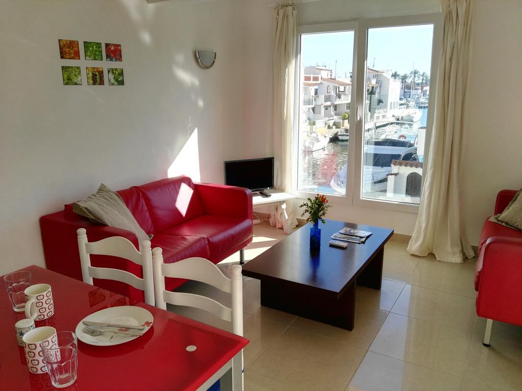 Waterside Apartment - Two Bedroom Empuriabrava Szoba fotó