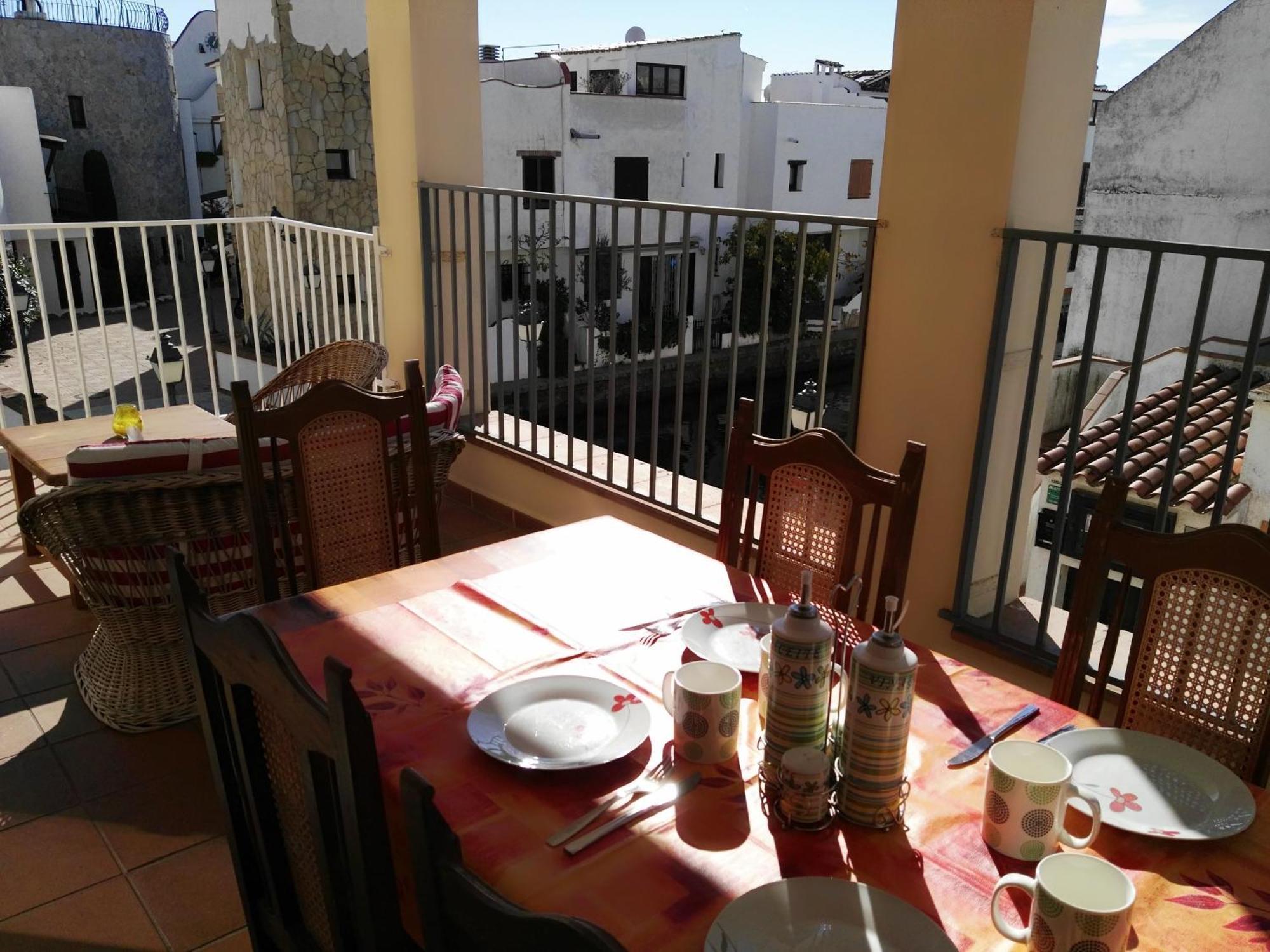 Waterside Apartment - Two Bedroom Empuriabrava Kültér fotó