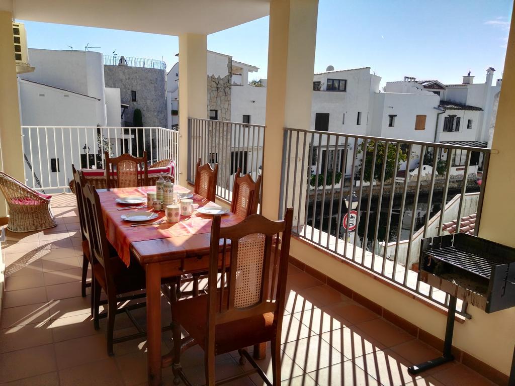 Waterside Apartment - Two Bedroom Empuriabrava Szoba fotó